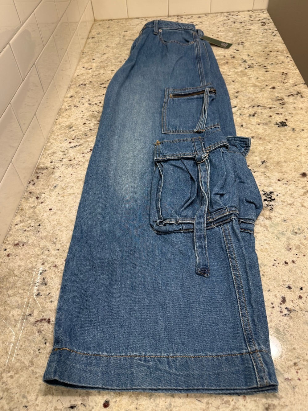 Wild Fable Mid-Rise Baggy Cargo Woman’s Jeans Size 6 NWT